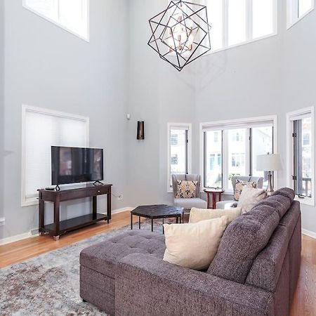 Vila Eclectic Stylish And Cozy Milwaukee Unit Exteriér fotografie