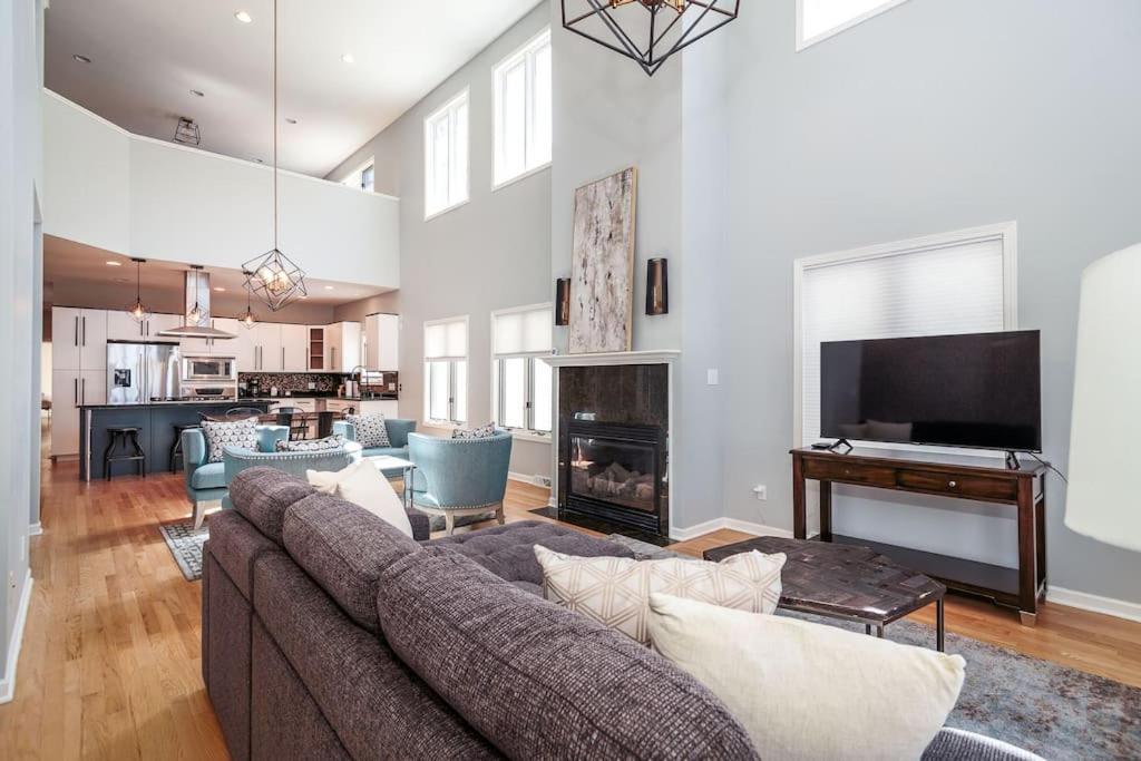 Vila Eclectic Stylish And Cozy Milwaukee Unit Exteriér fotografie