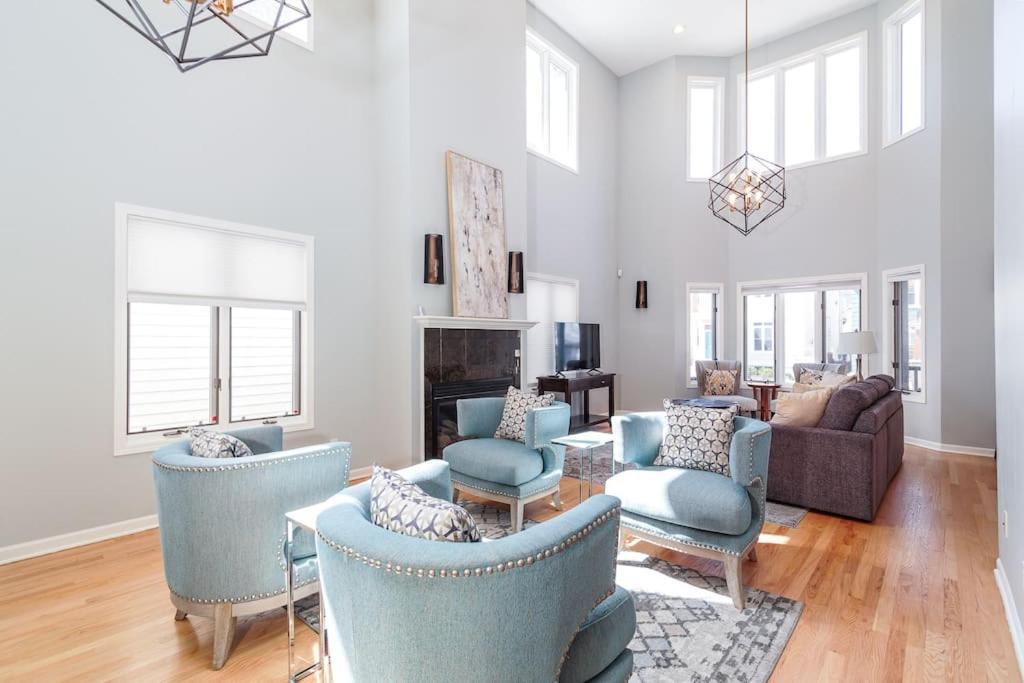 Vila Eclectic Stylish And Cozy Milwaukee Unit Exteriér fotografie