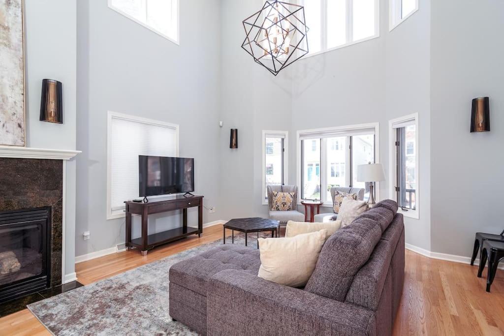Vila Eclectic Stylish And Cozy Milwaukee Unit Exteriér fotografie