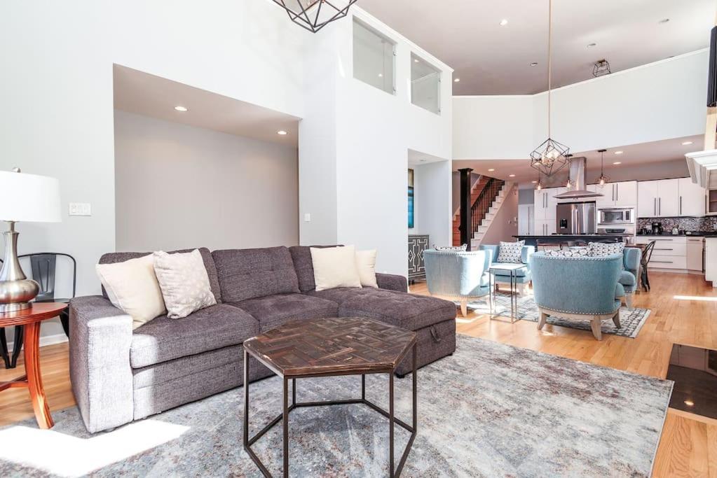 Vila Eclectic Stylish And Cozy Milwaukee Unit Exteriér fotografie