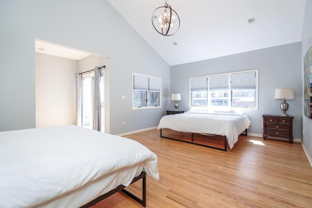 Vila Eclectic Stylish And Cozy Milwaukee Unit Exteriér fotografie