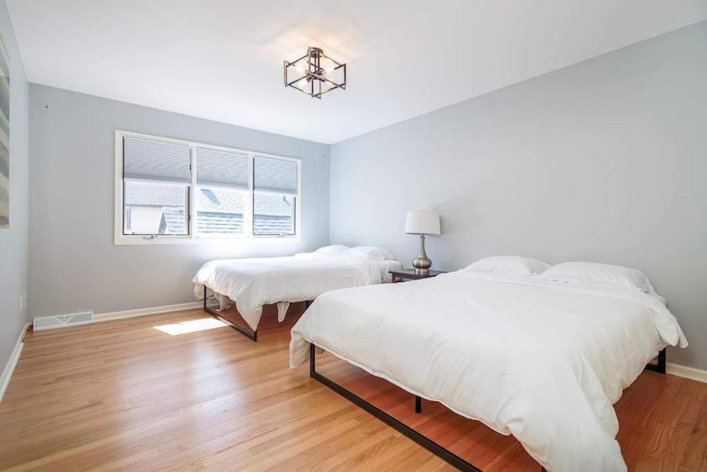 Vila Eclectic Stylish And Cozy Milwaukee Unit Exteriér fotografie