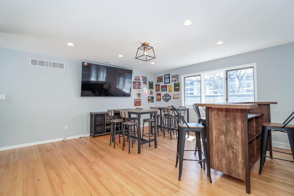 Vila Eclectic Stylish And Cozy Milwaukee Unit Exteriér fotografie