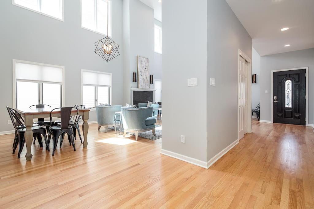 Vila Eclectic Stylish And Cozy Milwaukee Unit Exteriér fotografie